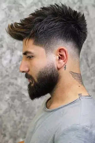 Kiểu Tóc Faux Hawk: Hướng Dẫn Tạo Kiểu, Biến Tấu Cá Tính Cho Phái Mạnh Kiểu Tóc Faux Hawk: Hướng Dẫn Tạo Kiểu, Biến Tấu Cá Tính Cho Phái Mạnh
