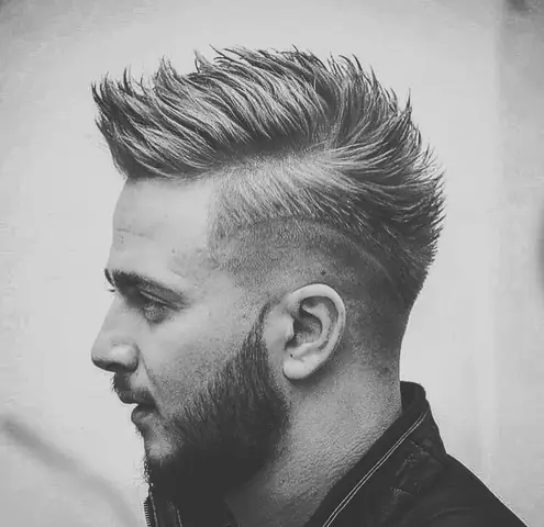 Kiểu Tóc Faux Hawk: Hướng Dẫn Tạo Kiểu, Biến Tấu Cá Tính Cho Phái Mạnh Kiểu Tóc Faux Hawk: Hướng Dẫn Tạo Kiểu, Biến Tấu Cá Tính Cho Phái Mạnh