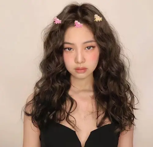 Kiểu Tóc Xoăn Sợi Mì: Khám Phá Các Mẫu Hot Trend & Bí Quyết Chọn Lựa Phù Hợp Kiểu Tóc Xoăn Sợi Mì: Khám Phá Các Mẫu Hot Trend & Bí Quyết Chọn Lựa Phù Hợp