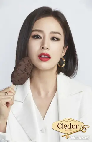 Kim Tae Hee Tóc Ngắn: Phong Cách "nữ Tổng Tài" Gây Sốt & Bí Quyết "hack Tuổi" Thần Sầu Kim Tae Hee Tóc Ngắn: Phong Cách "nữ Tổng Tài" Gây Sốt & Bí Quyết "hack Tuổi" Thần Sầu
