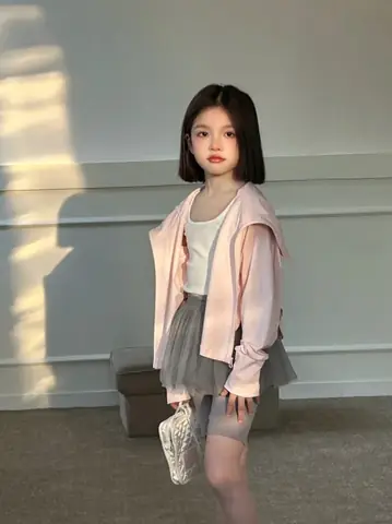 20+ Kiểu Tóc Ngắn Đẹp & Dễ Thương Cho Bé Gái: Gợi Ý Lựa Chọn Hoàn Hảo