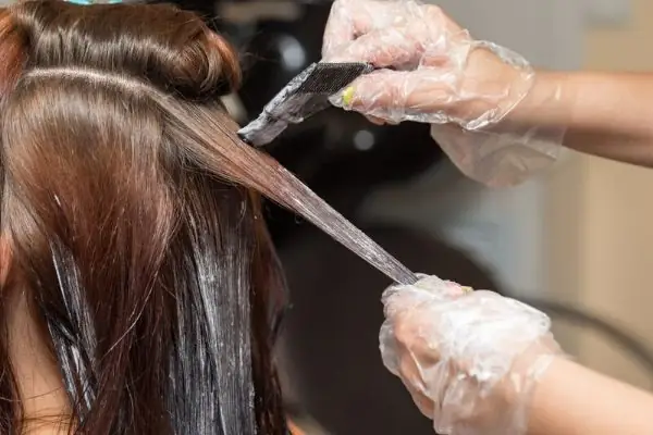 Lỡ Nhuộm Tóc Khi Mang Thai: Rủi Ro Và Giải Pháp An Toàn Cho Mẹ Bầu
