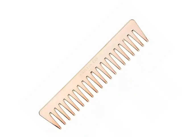 Lược Răng Thưa Chải Tóc Xoăn: Bí Quyết Giữ Nếp Tóc Chuẩn Salon Tại Nhà Lược Răng Thưa Chải Tóc Xoăn: Bí Quyết Giữ Nếp Tóc Chuẩn Salon Tại Nhà
