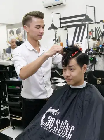 Lương Thợ Cắt Tóc 30shine: Thu Nhập Bao Nhiêu? Cơ Hội Phát Triển Nghề Nghiệp?