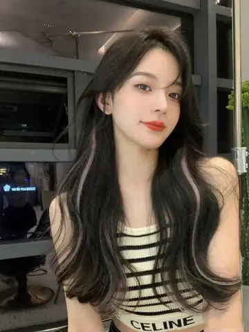 Tóc Đen Nhuộm Highlight Màu Gì Đẹp? Gợi Ý 15+ Màu Highlight Hợp Xu Hướng 2026 Tóc Đen Nhuộm Highlight Màu Gì Đẹp? Gợi Ý 15+ Màu Highlight Hợp Xu Hướng 2026