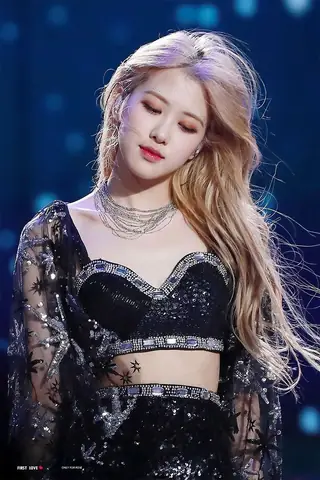 Màu Tóc Biểu Tượng Của Rosé Blackpink: Hành Trình Màu Sắc Cuốn Hút & Xu Hướng Mới Nhất
