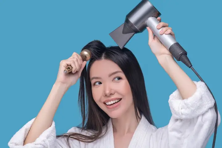 Bí Quyết Làm Phồng Chân Tóc Bằng Máy Sấy Chuẩn Salon Tại Nhà