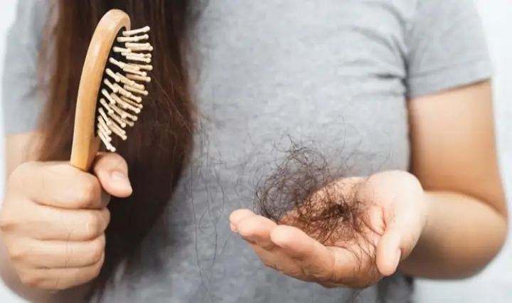 Rụng Tóc Sau Sinh: Nguyên Nhân, Thời Gian Hồi Phục Và Cách Chữa Trị Hiệu Quả Cho Mẹ Bỉm Sữa Rụng Tóc Sau Sinh: Nguyên Nhân, Thời Gian Hồi Phục Và Cách Chữa Trị Hiệu Quả Cho Mẹ Bỉm Sữa
