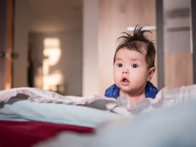 Giải Mã Bí Ẩn: Mẹo Làm Tóc Bé Hết Dựng Đứng Hiệu Quả & An Toàn