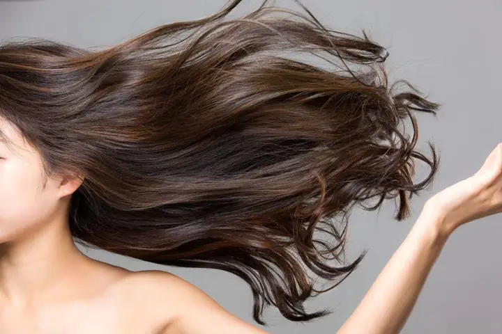 10+ Mẹo Làm Tóc Mềm Mượt, Bồng Bềnh Chuẩn Salon Tại Nhà Siêu Đơn Giản 10+ Mẹo Làm Tóc Mềm Mượt, Bồng Bềnh Chuẩn Salon Tại Nhà Siêu Đơn Giản