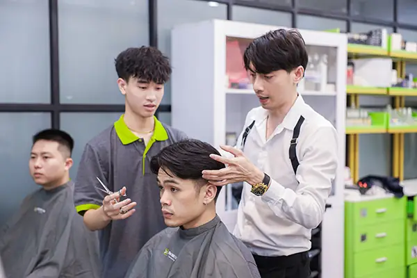 Nghề Cắt Tóc Nam Hiện Nay: Tiềm Năng, Lộ Trình Học Và Cơ Hội Phát Triển