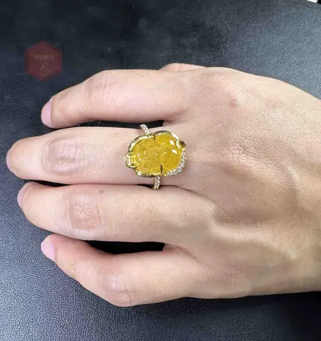 Nhẫn Tỳ Hưu Đá Thạch Anh Tóc Vàng: Ý Nghĩa, Công Dụng & Hướng Dẫn Chọn Mua Chuẩn Phong Thủy