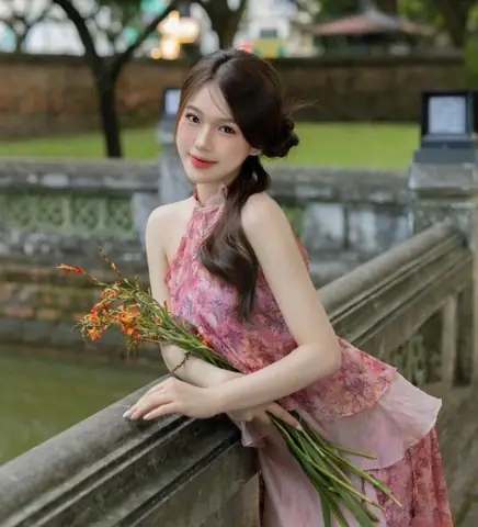 Những Kiểu Tóc Đi Chơi Đơn Giản, Nhanh Gọn Bất Ngờ Chỉ Trong 5 Phút Những Kiểu Tóc Đi Chơi Đơn Giản, Nhanh Gọn Bất Ngờ Chỉ Trong 5 Phút