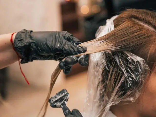 Nhuộm Tóc Bao Nhiêu Phút Thì Xả Để Lên Màu Chuẩn Như Salon? Nhuộm Tóc Bao Nhiêu Phút Thì Xả Để Lên Màu Chuẩn Như Salon?