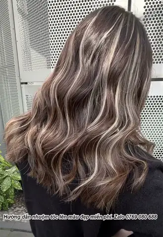 Nhuộm Tóc Hai Lớp Nữ: Hướng Dẫn Chi Tiết Từ A-z Cho Phong Cách Độc Đáo
