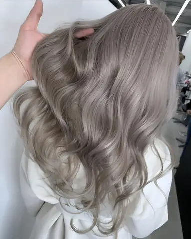 Nhuộm Tóc Nâu Ánh Kim: Tông Màu Hot Trend, Bí Quyết Chọn Lựa Cho Mọi Làn Da