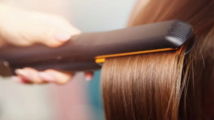 Nhuộm Tóc Rồi Duỗi Được Không? Thời Gian Chờ Bao Lâu Là Tốt Nhất?