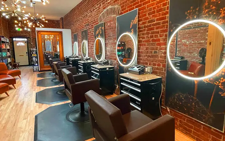 Top Salon Tóc Uy Tín: Địa Điểm Làm Đẹp Đáng Tin Cậy Cho Mái Tóc Hoàn Hảo