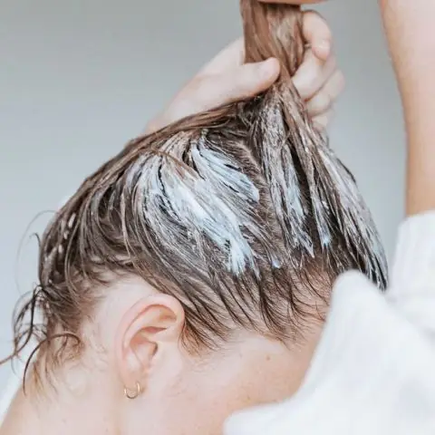 Nhuộm Tóc Bao Lâu Thì Lên Màu Chuẩn & Cách Chăm Sóc Giữ Màu Lâu Phai Nhuộm Tóc Bao Lâu Thì Lên Màu Chuẩn & Cách Chăm Sóc Giữ Màu Lâu Phai