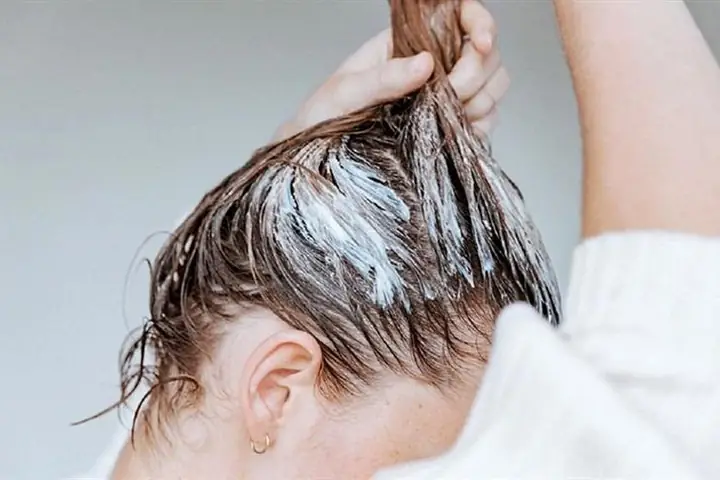 Sau Sinh Bao Lâu Được Nhuộm Tóc? Lời Khuyên An Toàn Cho Mẹ Bỉm Sữa Sau Sinh Bao Lâu Được Nhuộm Tóc? Lời Khuyên An Toàn Cho Mẹ Bỉm Sữa