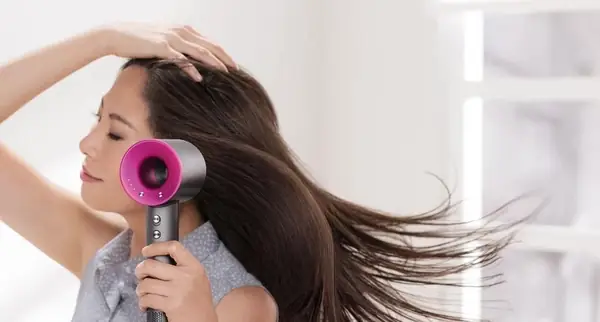 Tại Sao Sấy Tóc Lại Làm Tóc Khô Nhanh? Giải Mã Nguyên Lý Khoa Học Và Mẹo Hay Tại Sao Sấy Tóc Lại Làm Tóc Khô Nhanh? Giải Mã Nguyên Lý Khoa Học Và Mẹo Hay