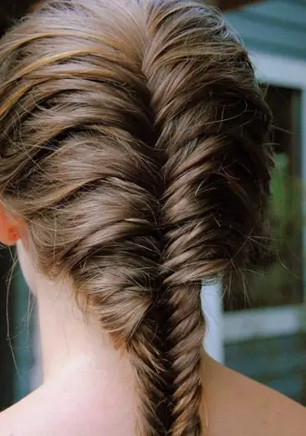 Hướng Dẫn Tết Tóc Xương Cá Cho Tóc Ngắn: Đẹp Dễ Thương & Cá Tính