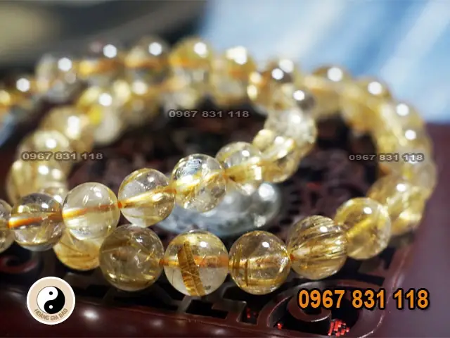 Thạch Anh Tóc Vàng Hợp Mệnh Gì? Ý Nghĩa, Tác Dụng Và Cách Chọn Chuẩn Phong Thủy Thạch Anh Tóc Vàng Hợp Mệnh Gì? Ý Nghĩa, Tác Dụng Và Cách Chọn Chuẩn Phong Thủy
