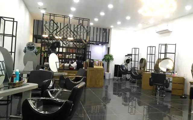 Tiệm Cắt Tóc Hương Phi: Địa Chỉ, Dịch Vụ & Đánh Giá Chất Lượng Hàng Đầu
