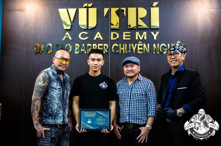 Tiệm Hớt Tóc Vũ Trí: Chuyên Gia Tạo Kiểu Tóc Nam Phong Cách & Chất Lượng