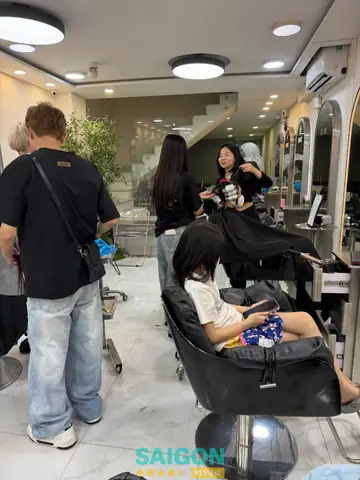 Top Tiệm Làm Tóc Bình Thạnh: Địa Chỉ Uy Tín, Giá Tốt & Dịch Vụ Chất Lượng
