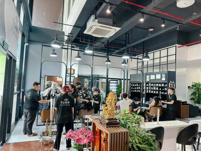 Hair Saloon 99 Nguyễn Đình Chiểu: Địa Chỉ Làm Tóc Chuyên Nghiệp & Đánh Giá Chi Tiết Hair Saloon 99 Nguyễn Đình Chiểu: Địa Chỉ Làm Tóc Chuyên Nghiệp & Đánh Giá Chi Tiết