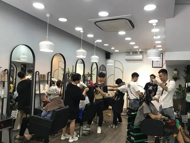 Top Tiệm Tóc Nữ Nổi Tiếng Sài Gòn: Chọn Salon Chuẩn Phong Cách Top Tiệm Tóc Nữ Nổi Tiếng Sài Gòn: Chọn Salon Chuẩn Phong Cách