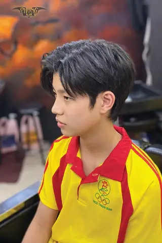Tóc 2 Mái 5/5 Nam: Chọn Kiểu Nào Chuẩn Idol, Hợp Mọi Khuôn Mặt? Tóc 2 Mái 5/5 Nam: Chọn Kiểu Nào Chuẩn Idol, Hợp Mọi Khuôn Mặt?
