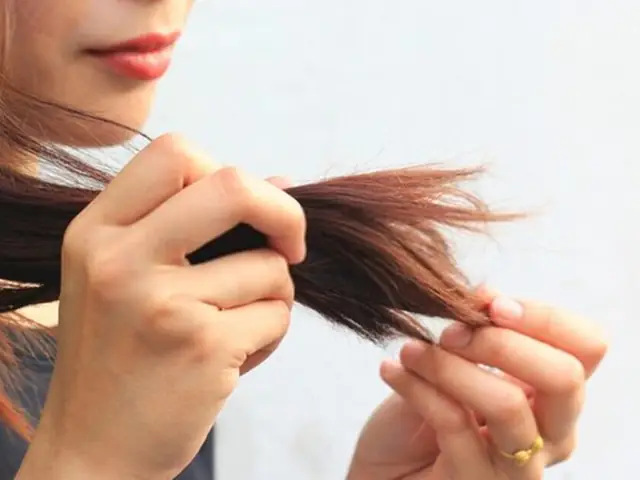 Tóc Cháy Nắng Có Màu Gì? Dấu Hiệu & Cách Phục Hồi Hiệu Quả