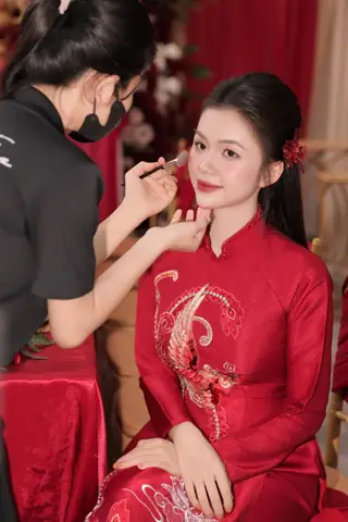 Gợi Ý Kiểu Tóc Cô Dâu Mặc Áo Dài Đẹp & Phù Hợp Nhất 2026