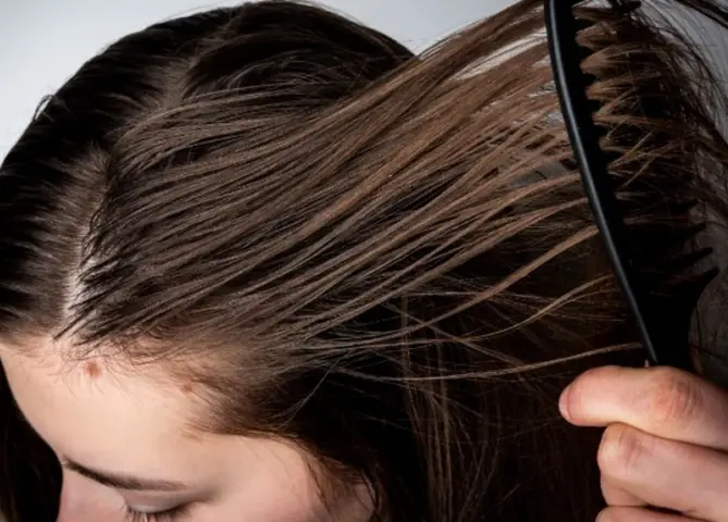 Tóc Hay Bị Bết Phải Làm Sao? 15+ Mẹo Tự Nhiên & Tại Nhà Đánh Bay Tóc Bết Hiệu Quả Tóc Hay Bị Bết Phải Làm Sao? 15+ Mẹo Tự Nhiên & Tại Nhà Đánh Bay Tóc Bết Hiệu Quả