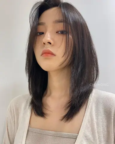 Tóc Mỏng Có Nên Tỉa Layer Không? Bí Quyết Tạo Độ Bồng Bềnh Cho Mái Tóc Thưa Tóc Mỏng Có Nên Tỉa Layer Không? Bí Quyết Tạo Độ Bồng Bềnh Cho Mái Tóc Thưa