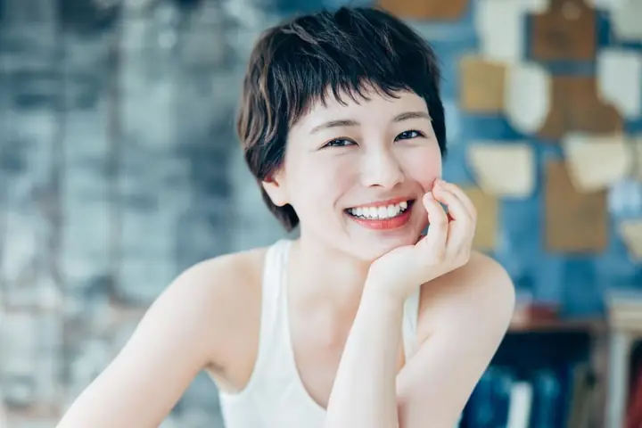 Tóc Ngắn Cho Cô Nàng Mặt To: Hướng Dẫn Chọn Kiểu Tóc Che Khuyết Điểm & Thăng Hạng Nhan Sắc Tóc Ngắn Cho Cô Nàng Mặt To: Hướng Dẫn Chọn Kiểu Tóc Che Khuyết Điểm & Thăng Hạng Nhan Sắc