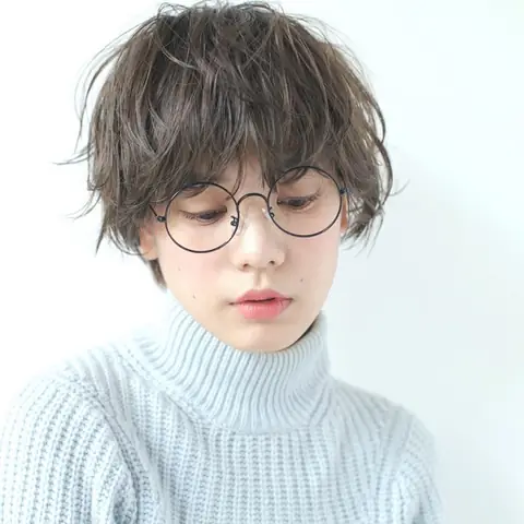 Tóc Ngắn Xoăn Tự Nhiên: 25+ Kiểu Mẫu Trendy, Dễ Chăm Sóc Cho Mọi Cô Nàng