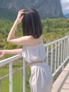 Ảnh Chụp Sau Lưng Tóc Ngắn: Tuyển Tập Ý Tưởng Độc Đáo Và Phong Cách