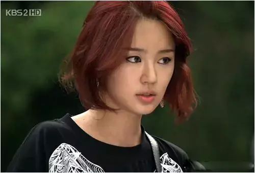 Yoon Eun Hye Tóc Ngắn: Biến Tấu Phong Cách & Tạo Ấn Tượng Thị Giác