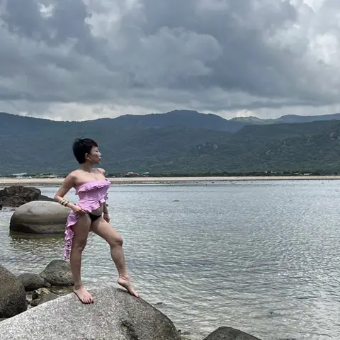 Tóc Tiên: Khoảnh Khắc Bỏng Bỏng & Phong Cách Sexy Đốt Mắt Tóc Tiên: Khoảnh Khắc Bỏng Bỏng & Phong Cách Sexy Đốt Mắt