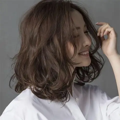 20+ Kiểu Tóc Uốn Đẹp Tự Nhiên Cho Người Tóc Mỏng Thêm Bồng Bềnh 20+ Kiểu Tóc Uốn Đẹp Tự Nhiên Cho Người Tóc Mỏng Thêm Bồng Bềnh