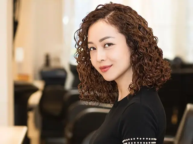 Tóc Xù Mì Ngang Vai: Kiểu Tóc "hack Tuổi" Đỉnh Cao Cho Mọi Cô Nàng Tóc Xù Mì Ngang Vai: Kiểu Tóc "hack Tuổi" Đỉnh Cao Cho Mọi Cô Nàng