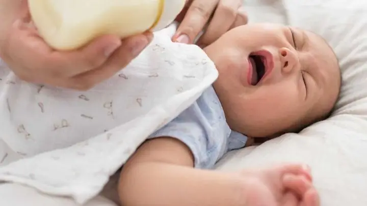 Trẻ Sơ Sinh Vò Đầu Bứt Tóc: Nguyên Nhân, Cách Xử Lý Và Dấu Hiệu Cần Quan Tâm Trẻ Sơ Sinh Vò Đầu Bứt Tóc: Nguyên Nhân, Cách Xử Lý Và Dấu Hiệu Cần Quan Tâm