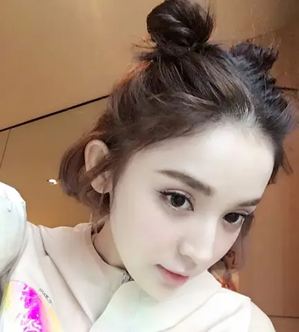 Tự Tạo Kiểu Tóc Ngắn Tại Nhà: Hướng Dẫn Chi Tiết Cho Phái Đẹp Hiện Đại Tự Tạo Kiểu Tóc Ngắn Tại Nhà: Hướng Dẫn Chi Tiết Cho Phái Đẹp Hiện Đại