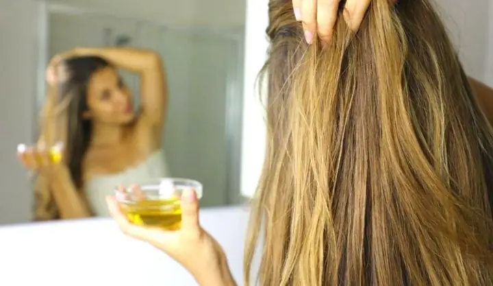 Hướng Dẫn Chi Tiết Cách Ủ Tóc Bằng Dầu Oliu Đúng Cách Để Tóc Mềm Mượt & Chắc Khỏe Hướng Dẫn Chi Tiết Cách Ủ Tóc Bằng Dầu Oliu Đúng Cách Để Tóc Mềm Mượt & Chắc Khỏe