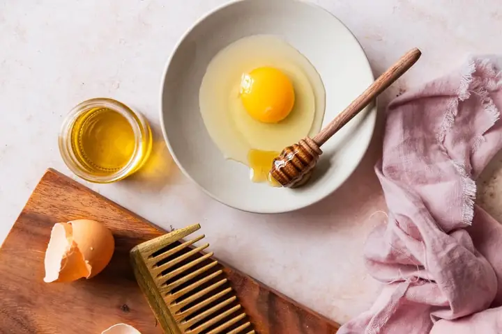 Bí Quyết Ủ Tóc Bằng Lòng Đỏ Trứng Gà Giúp Tóc Mềm Mượt, Bồng Bềnh Tự Nhiên