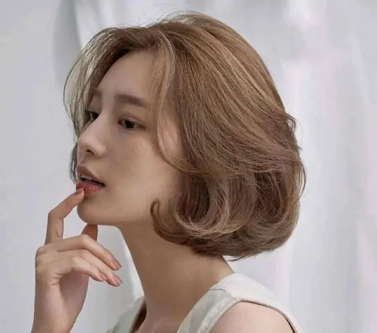 Uốn Cụp Tóc Ngắn Giá Bao Nhiêu? Chi Phí & Yếu Tố Ảnh Hưởng