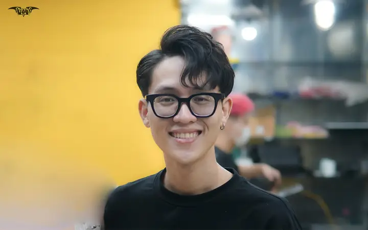 Uốn Tóc Nam 2 Mái Bao Nhiêu Tiền? Bảng Giá Chi Tiết & Yếu Tố Ảnh Hưởng
